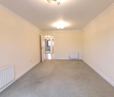 2 bed flat for rent in Orchard Brae - Photo 3