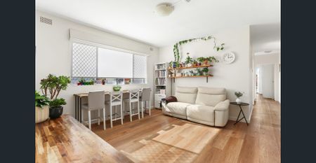 Convenient Location - Photo 2