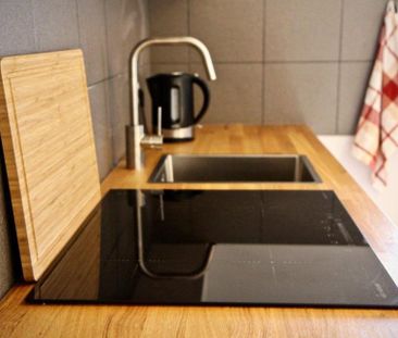 VOLLMÖBLIERTE GRÜNDERZEIT- SMARTHOME-TERRASSENWOHNUNG IN CITY- BEST... - Photo 3