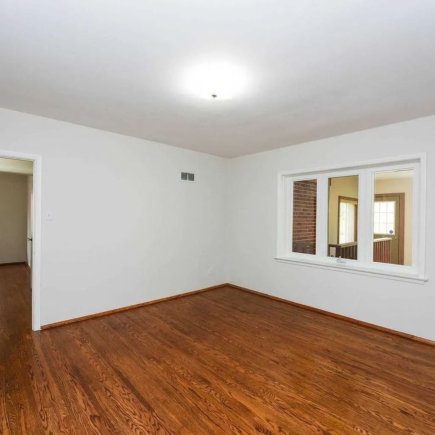 For Lease - 90 Centre Avenue, Toronto, Ontario - Photo 1