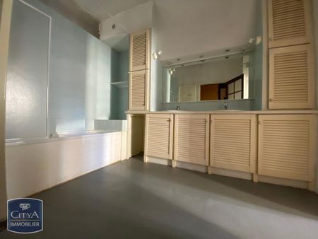 Location Appartement 3 pièces 116m² MACON 71000 - Photo 5