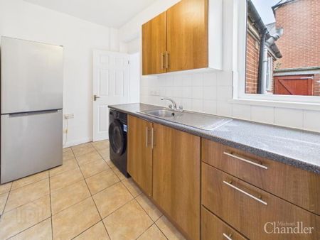 26 Ebor Parade, Belfast, BT12 6NS - Photo 5
