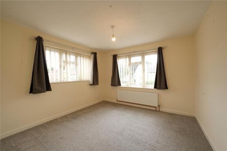 4 bedroom detached house to rent - Photo 2