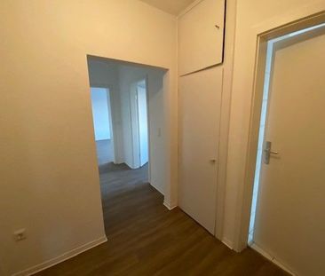 Hier wird Entspannung groß geschrieben: Weißes Tageslichtbad + Balkon - Foto 1