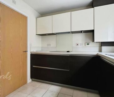 2 bedroom semi-detached house to rent - Photo 3