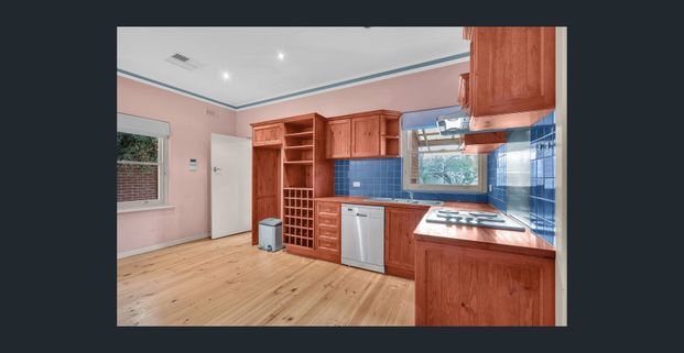 Bright & Spacious Family Home - Photo 1