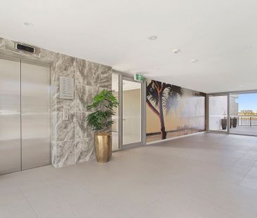 Waterfront Fully Furnished Apartment Close to Hospital! - Photo 6