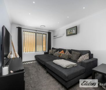 Beautifully Presented Family Home in Sought-After Baldivis Estate - Photo 1