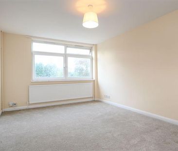 3 bedroom apartment to rent - Photo 2