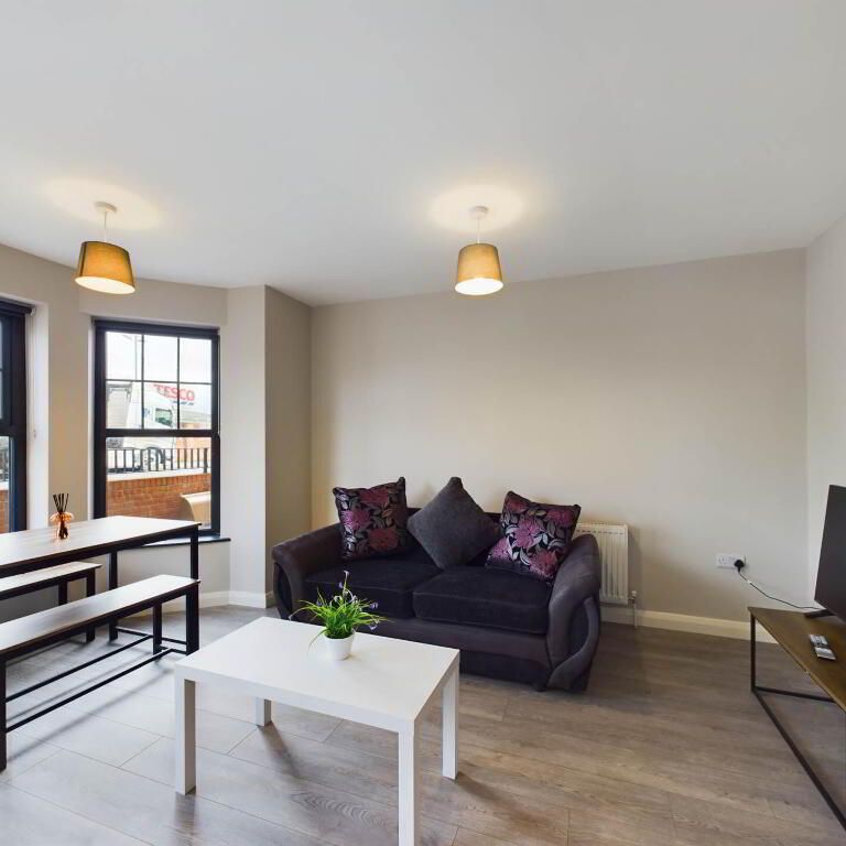 161 Castlerreagh Road, Belfast, BT5 5FG - Photo 1