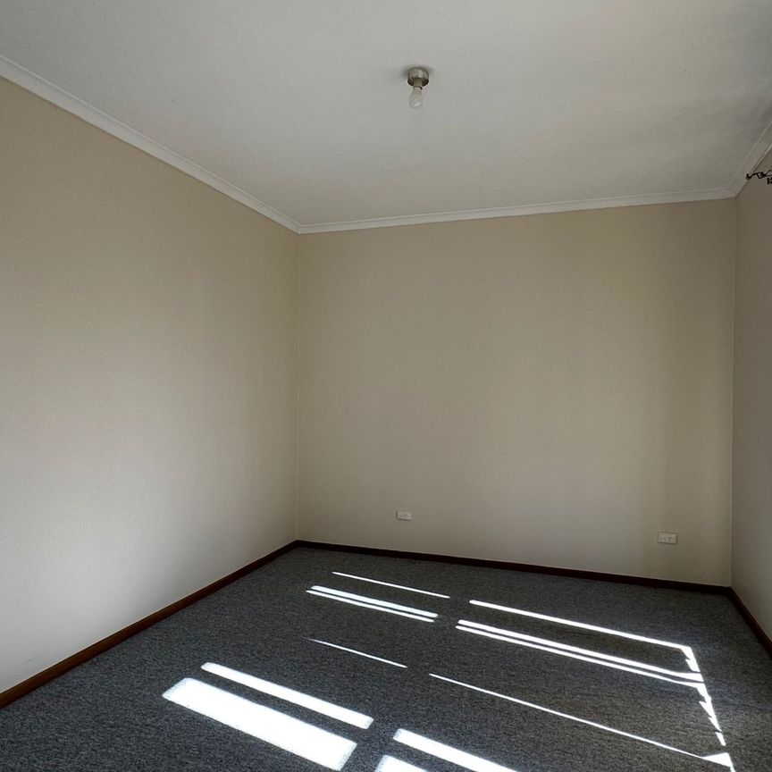 Well Appointed Unit in the Heart of Dandenong - Photo 1