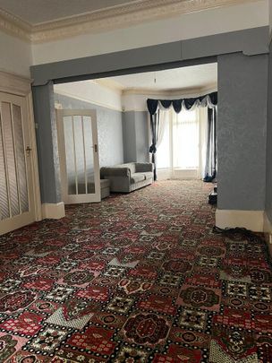 4 bedroom semi-detached house to rent - Photo 1