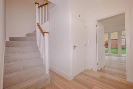3 bedroom semi-detached house to rent - Photo 3
