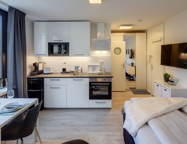 Modern, bright apartment for rent in Solln - Photo 1