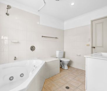 42 Lakeview Parade, Warriewood, NSW 2102 - Photo 4