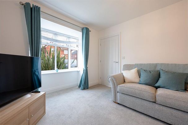 3 bedroom semi-detached house to rent - Photo 1
