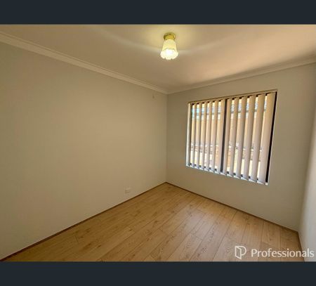 11 Pintail Parade, Ballajura, WA 6066 - Photo 4