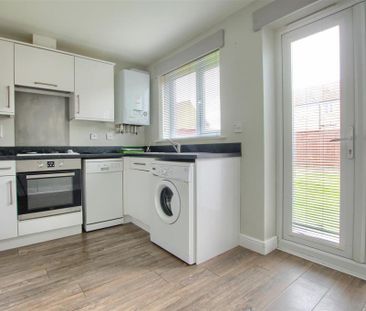 3 bedroom semi-detached house to rent - Photo 6