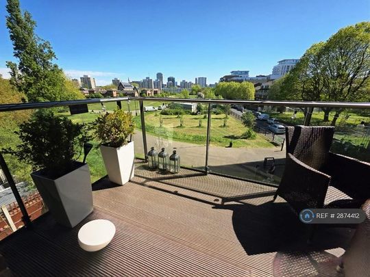 2 bedroom flat to rent - Photo 1