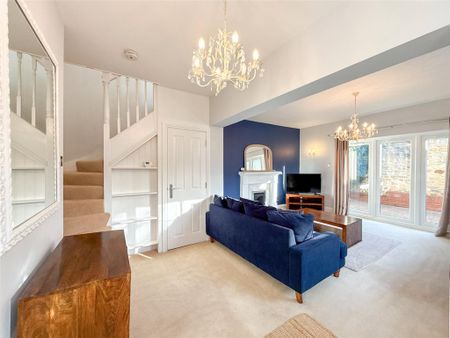 2 bedroom detached house to rent - Photo 2