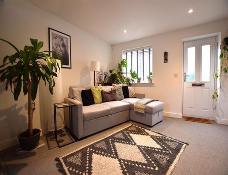 2 Bedroom End Terrace To Let - Photo 4