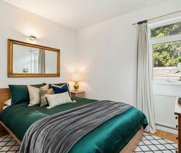 3 bedroom mews to rent - Photo 4