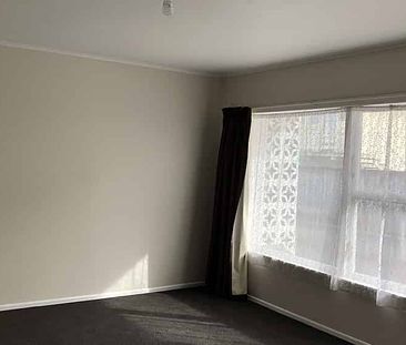 2/1171 Victoria Street - Photo 1