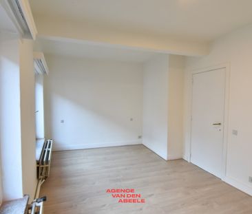 Recent gerenoveerd 2-slaapkamerappartement met terras in het centru... - Photo 3