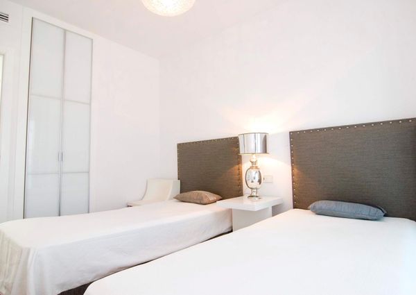 Apartment for rent on the beachfront of Arenal in Javea.