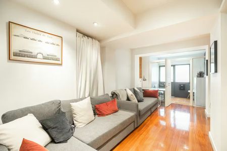 Carrer de Ravella, Barcelona, Catalonia 08021 - Photo 3