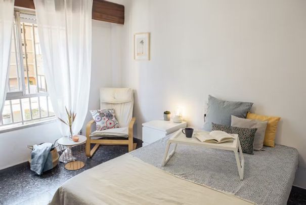 Carrer de Jaume Roig, Valencia, Valencian Community 46010 - Photo 1