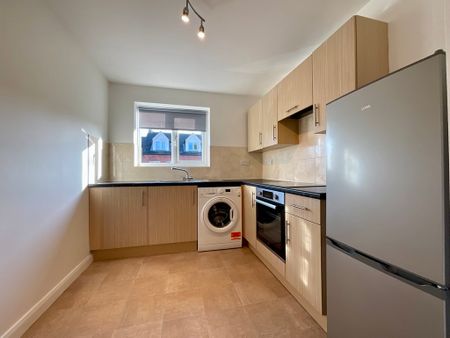 2 bedroom Apartment to let - Photo 5