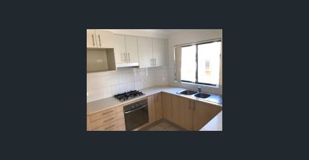 Modern 2 Bedroom In The Heart of Randwick - Photo 5