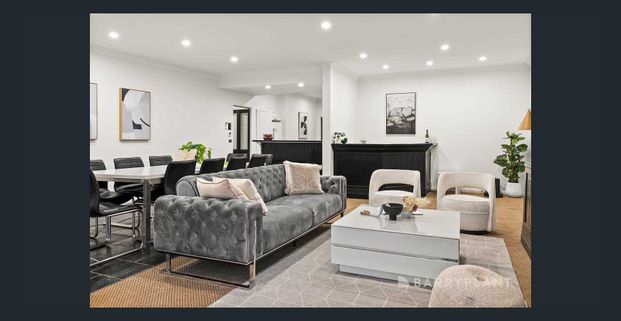 Designer Luxe in the Heart of Glenroy. - Photo 1