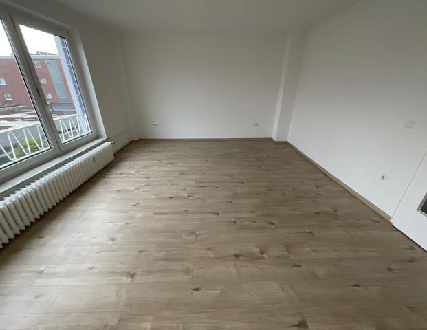 Renovierte 2ZKBWohnung mit Einbauküche in Heppens zu vermieten! - Foto 1