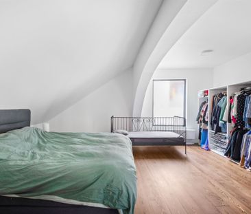 Unieke woning met 2 slaapkamers, bureau ruimte, terras en autostaan... - Photo 2