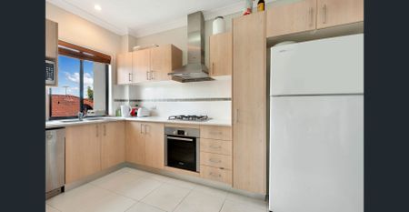 Fully Furnished Room Available - Close to UQ and Toowong - Photo 5