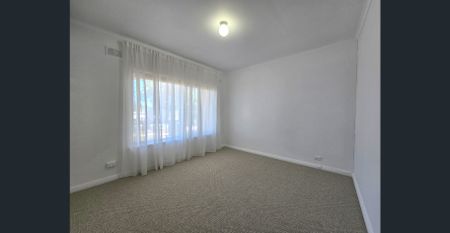 DELIGHTFUL 2 BEDROOM UNIT IN SEASIDE LOCATION! - Photo 5