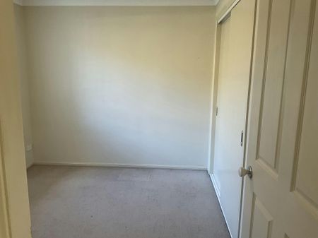 THREE BEDROOM OXLEY VALE TAMWORTH - Photo 2