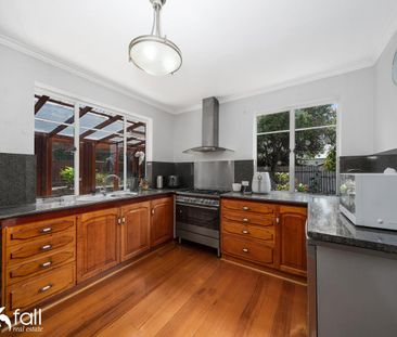 Family home in great Location - Photo 6