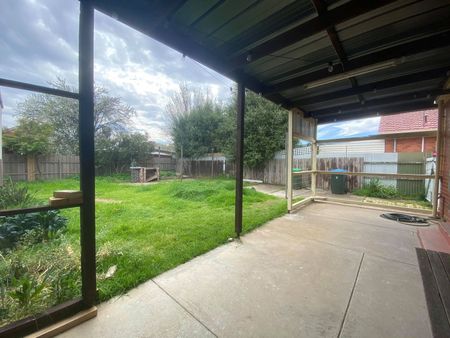 18 Gossamer Street, 3030, Werribee Vic - Photo 5