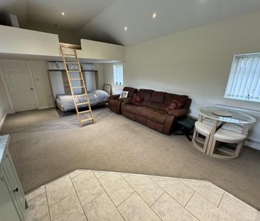 1 bedroom barn conversion to rent - Photo 2