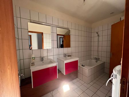 Location Appartement 3 pièces 67m² - Photo 2