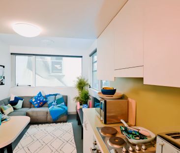 5 Bedroom Apartment - Photo 1