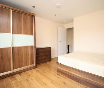 8 Shirley Street, Canning Town, E16 - Photo 5