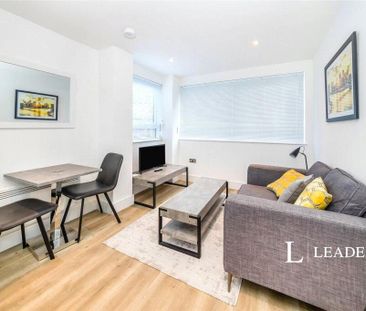 Studio to rent - Photo 1