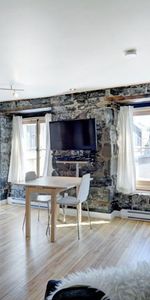 Loft entièrement meublé à louer Vieux-Québec novembre 2025 - Photo 3