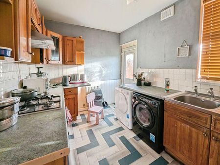 3 bedroom semi-detached house to rent - Photo 5