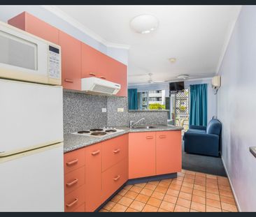 Affordable Apartment in Quiet Woolloongabba Complex - Photo 3