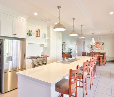 CLASSICAL DESIGN, MODERN CONVENIENCE - Photo 5